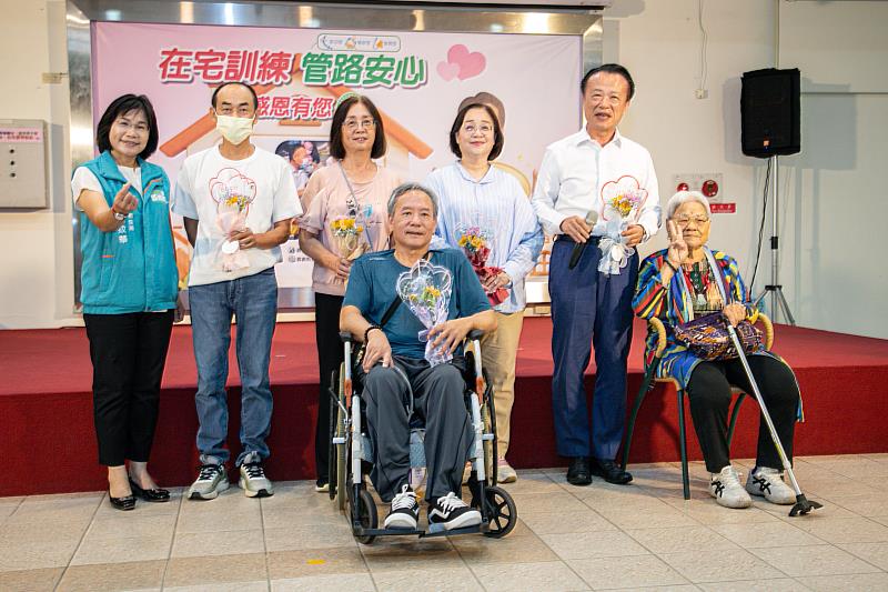 嘉義縣推動到宅照護8年，2,200名管路個案受惠-1