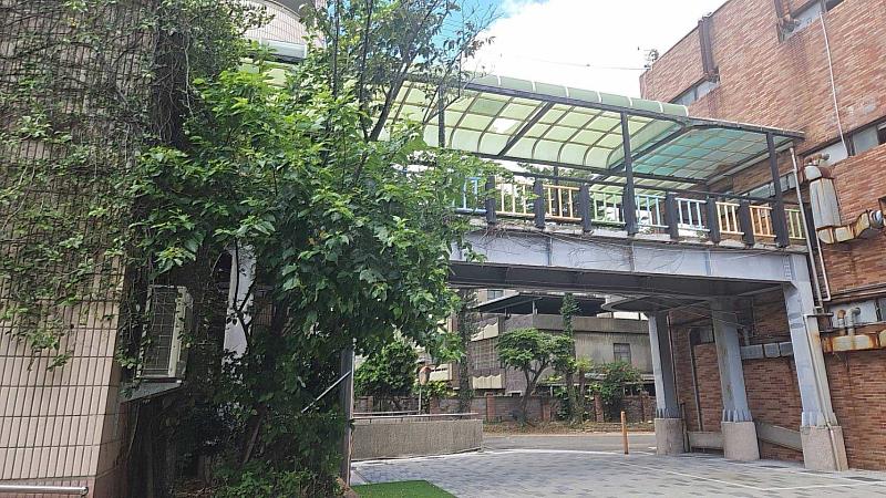高虹安市長拍板412萬元市款,全額改善香山高中志道樓連接空橋。