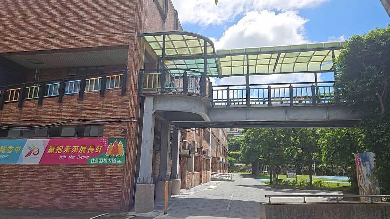 高虹安市長拍板412萬元市款,全額改善香山高中志道樓連接空橋。