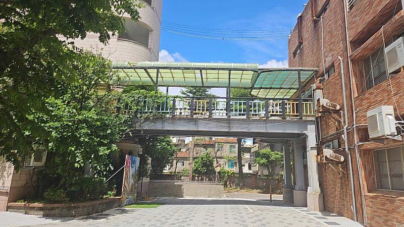高虹安市長拍板412萬元市款,全額改善香山高中志道樓連接空橋。