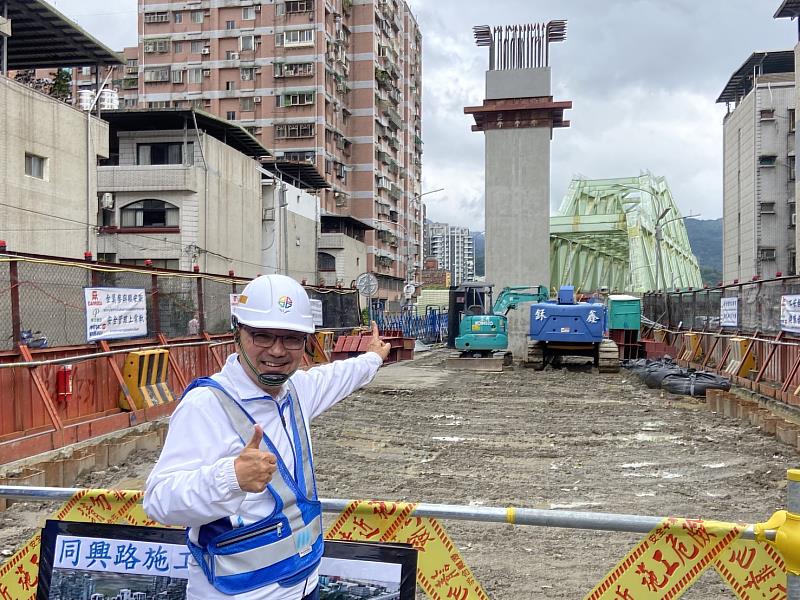 汐東線墩柱陸續成形
