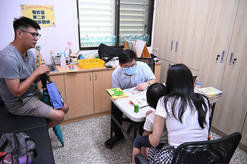 嘉義兒童發展篩檢前進六腳,專業醫療服務送到家長身邊-4