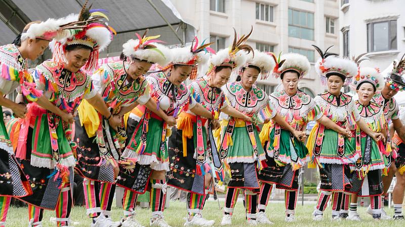 開場原民舞蹈演出