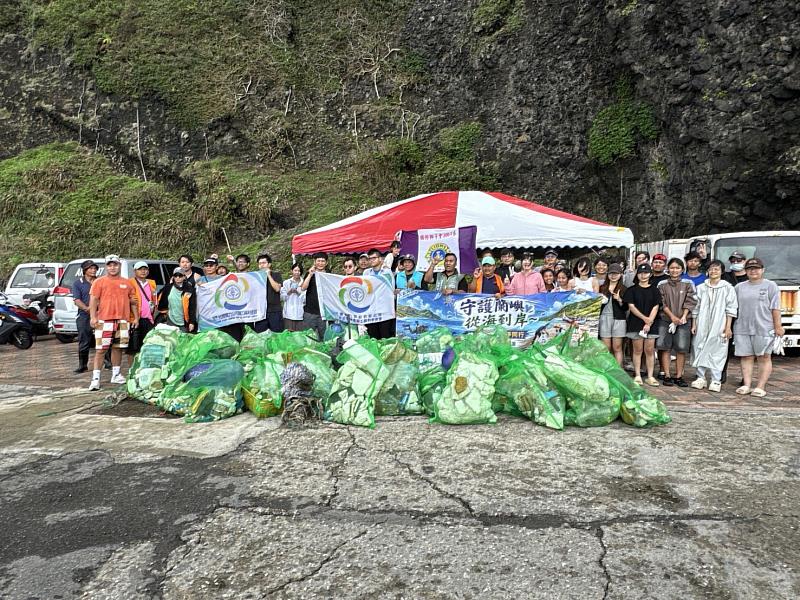 公私協力守護蘭嶼!臺東環保局陸海雙線出擊 清出379公斤海廢