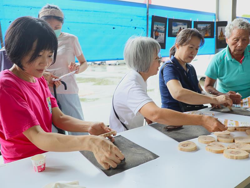 鹿草樂齡中心陪伴鄉親搭建學習舞台   成果分享會展現自信活力