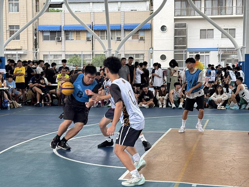 男子組球員精彩比賽