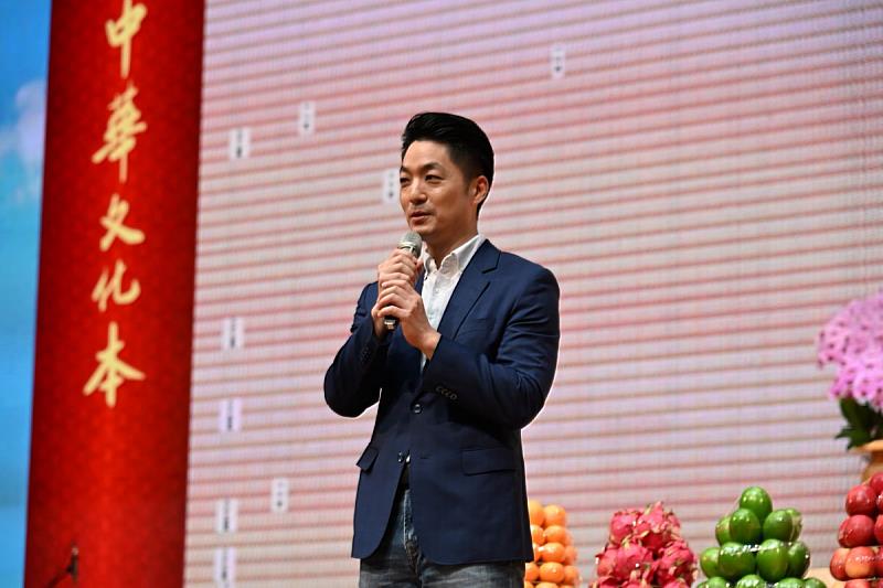 台北市長蔣萬安出席中元普渡祭祖法會，肯定基金會弘揚孝道、淨化人心，並祈願國泰民安、風調雨順。