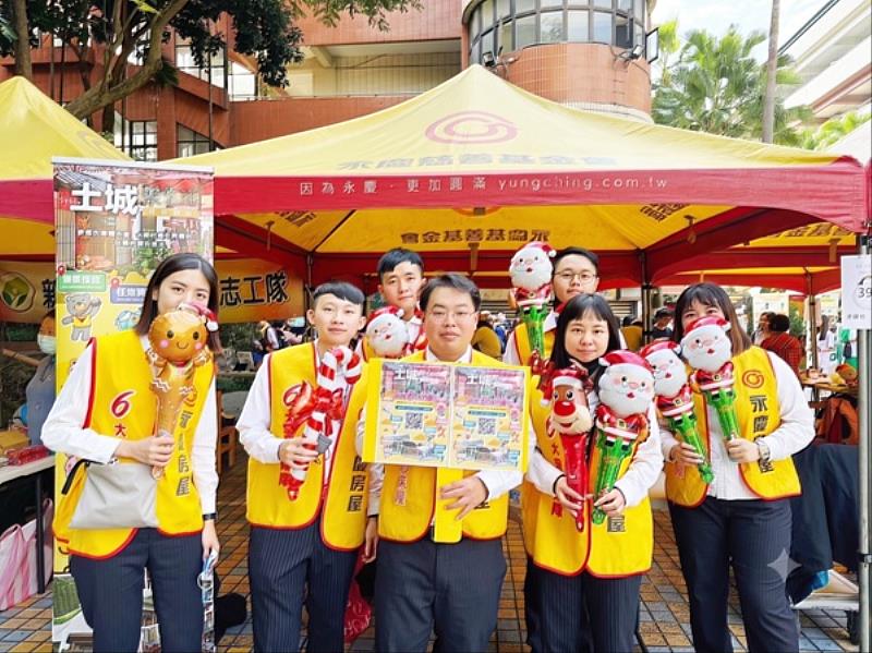 不同於房仲以銷售為主的工作模式，服務專員屬於非業務性質職務，沒有業績壓力，工作內容以「社區服務」與「租賃服務」為主。