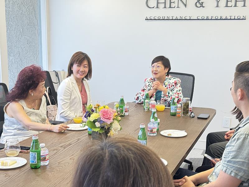 僑務委員會委員長徐佳青，肯定柑縣臺美商會促進臺美交流的成績。