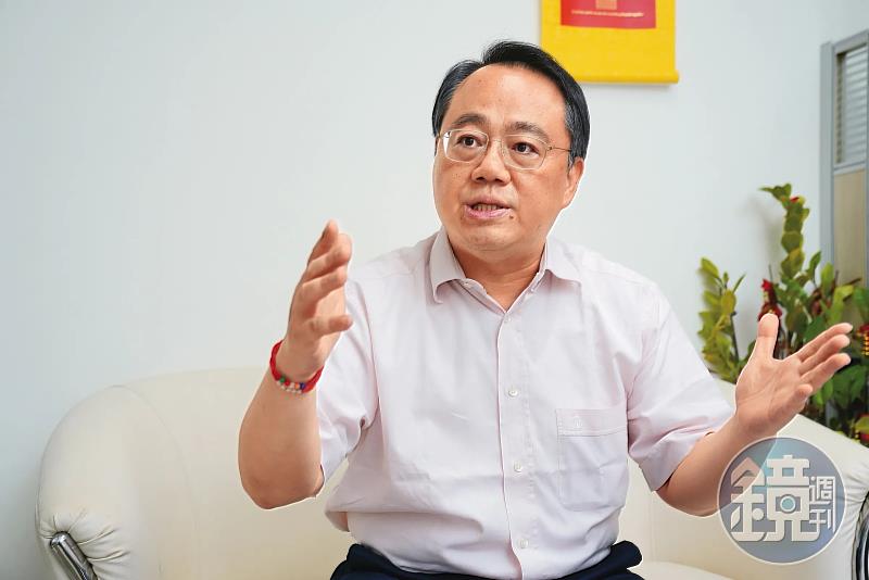 臺師大管理學院院長蔡蒔銓教授認為，台股藏有「槓上加槓」信用擴張的風險。圖片來源｜《鏡週刊》