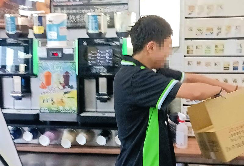 透過勞動部「少年就業力準備計畫」,方碩從體驗中探索自己的興趣與能力,進而穩定就業。