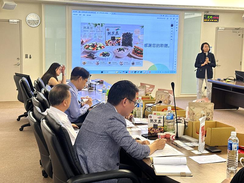 複選會議由評選委員就產品特色及市場潛力等面向進行評選。