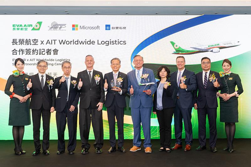 長榮航空為了實現淨零轉型，需要航空公司、燃油供應商、物流業者及企業客戶共同投入，展現跨產業合作的力量。