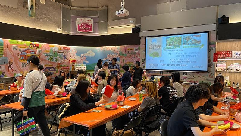 陳盈宏老師表示，透過深入場域，除了讓日本學生增進華語學習之外，也能從地方文化與生活體驗認識臺灣；同時，文大學生也能在交流過程中累積跨文化互動經驗，落實雙向學習。