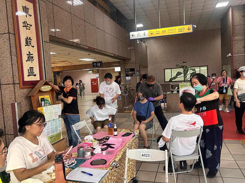 音樂饗宴與公益交織 新北市樹林救國團溫暖地方民眾
