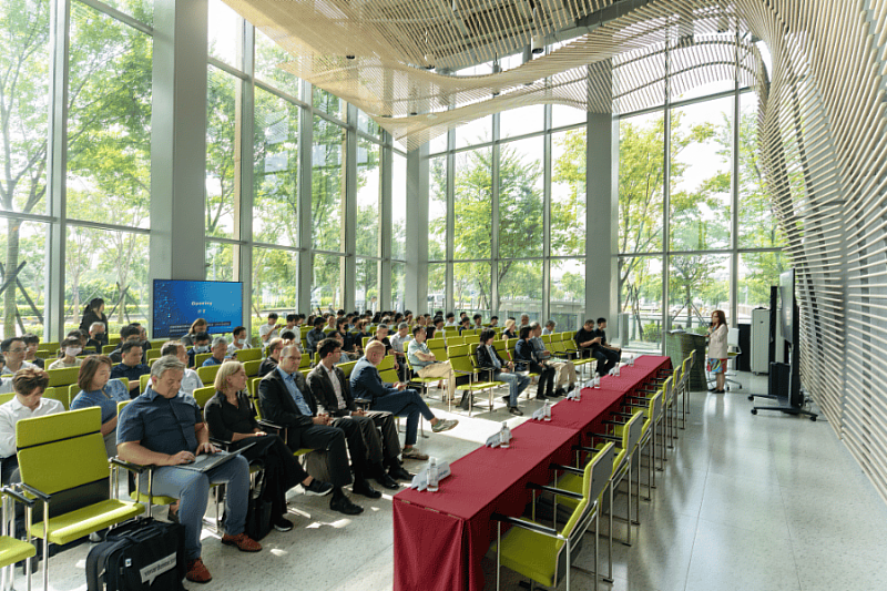 校長王葳於開幕式致詞，分享逢甲大學與Fraunhofer IST和台德兩國產業界攜手多年的國際合作經驗。