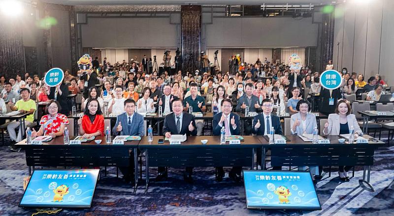 台灣人壽樂齡友善論壇座無虛席，近300位民眾關心樂齡飲食健康。／台灣人壽提供
