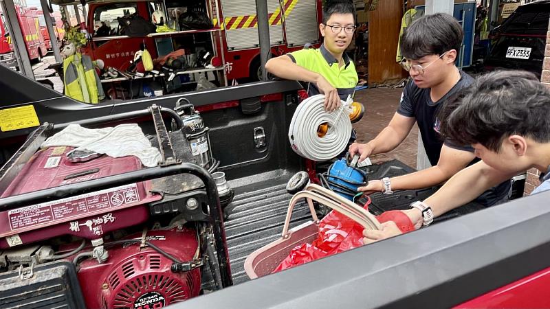 竹市府各局處進行防颱整備工作。