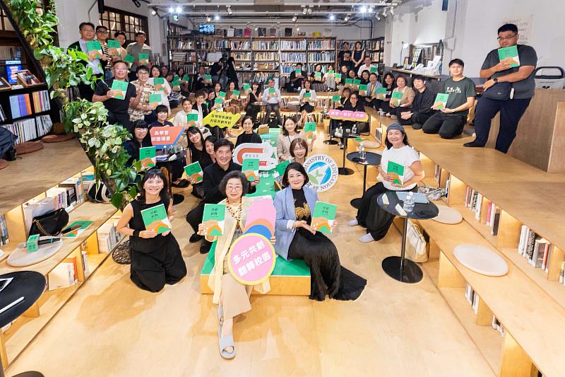 立法院吳思瑤委員及甫卸任的監察院范巽綠委員,以及第一線校長與教師,從「完工之後」重新觀看空間如何持續影響課程、師生關係、地方連結,以及一所學校對自身的想像。