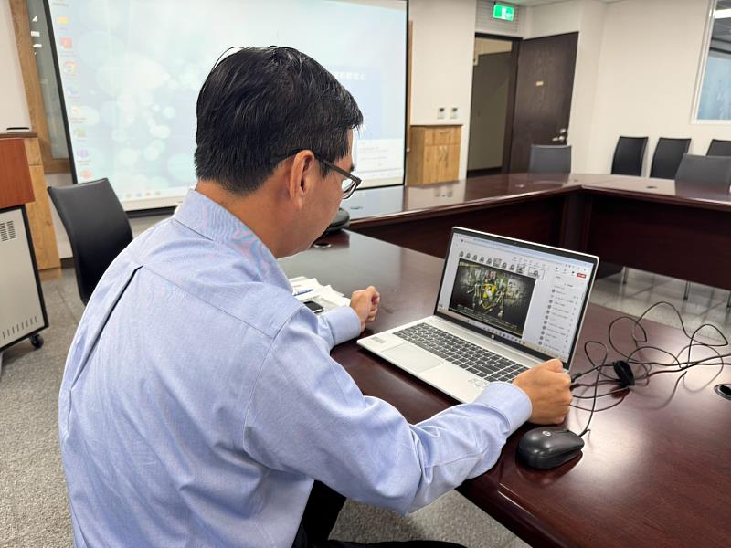 圖為臺灣體大陳添丁主任秘書主持線上會議。
