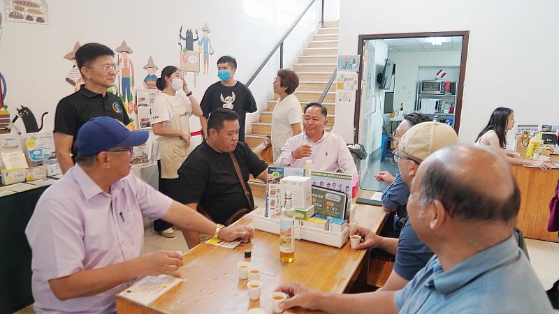 沙巴州交流代表團前往嘉義民雄旺萊山鳳梨文化園區參訪，實地了解台灣鳳梨栽培、生產及產業發展。