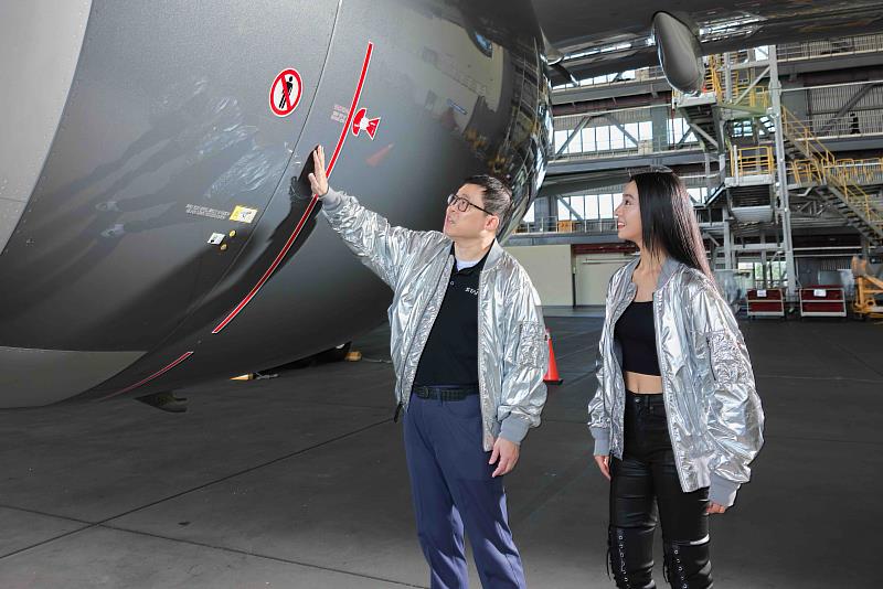 星宇航空張國煒董事長親自導覽,深入了解藝術機背後的設計理念。
