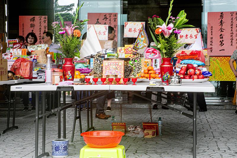 嘉義縣政府舉行中元普渡，祈求縣政順遂四時無災。