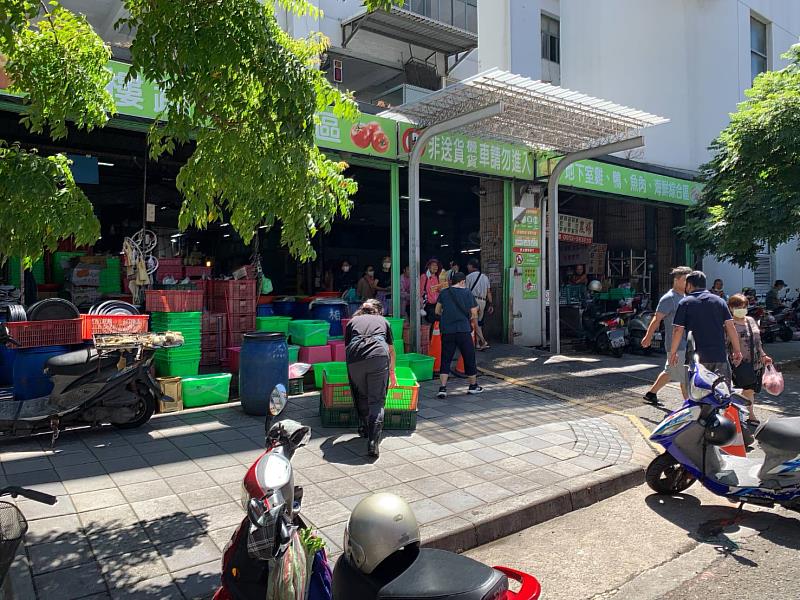 高虹安市長拍板編列逾2600萬修繕補助,明年全面提升新竹果菜市場環境。(資料照)
