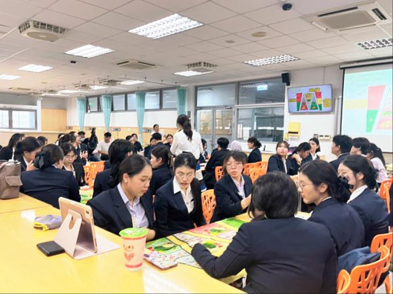 心流團隊研發的健康桌遊課程。
