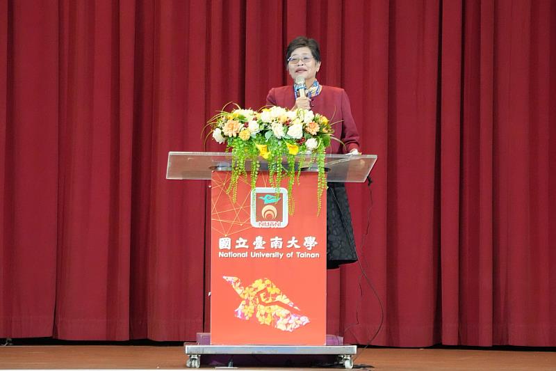陳惠萍校長以「才高為師、品正為範」勉勵新生,期許南大學子成為回饋社會的優秀人才。