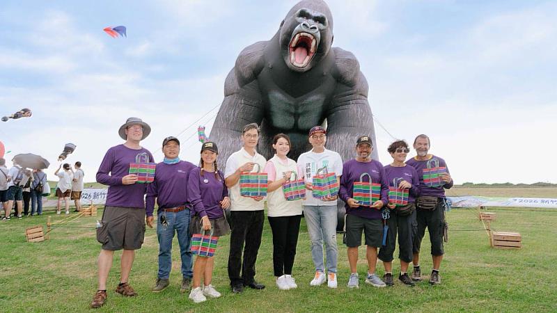 2026新竹市國際風箏節盛大開幕，高虹安市長與民眾共賞「台灣印象」飛上新竹天空。