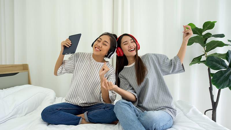 圖5、年底前推薦親朋好友加入「青春同行588」,雙方更可同享大流量及遠傳幣等豐富回饋,推薦越多送越多!