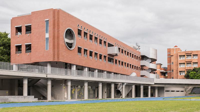 建功高中新校舍。