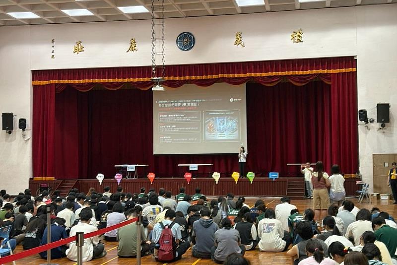 臺師大師生同仁參與毒性化學物質災害防救演練,透過「演練+課程」雙軌並行,全面提升教職員生的災害應變能力與實驗室安全知能。
