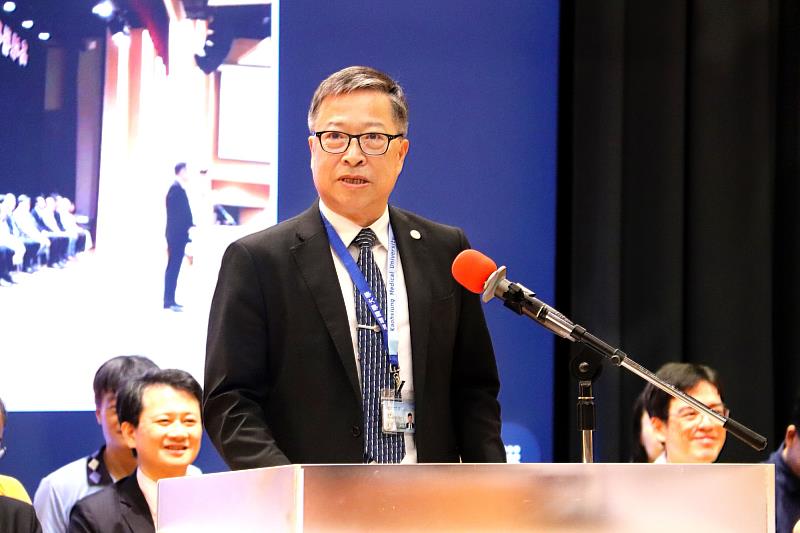 高雄醫學大學校長余明隆致詞。