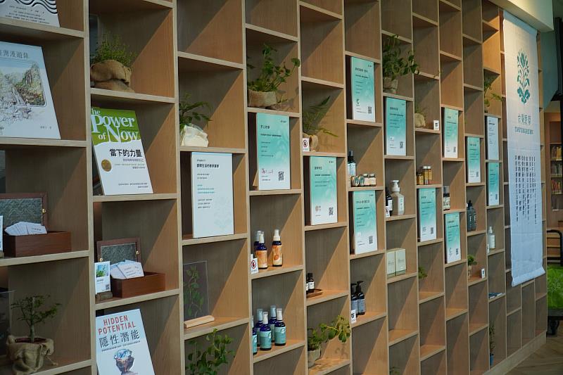 台東香草圖書館開展 縣府邀您隨著香氣閱讀自己 讓香草讀懂你的生活