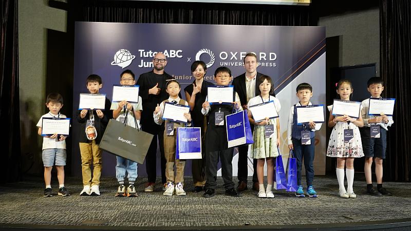TutorABC Junior攜手國際頂尖教育出版機構英國牛津大學出版社,共同舉辦「2026 TutorABC Junior暑期兒童英語演講大賽」,決賽於8月29日在台北公館集思台大會議中心圓滿落幕。