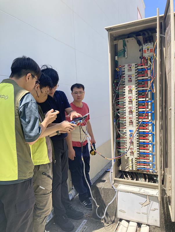 電機系EDC進行電力分析。