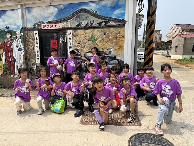 朝陽科大投入金門歐亞水獺守護行動，帶領賢庵國小學童於何厝社區進行水獺生態文化體驗。