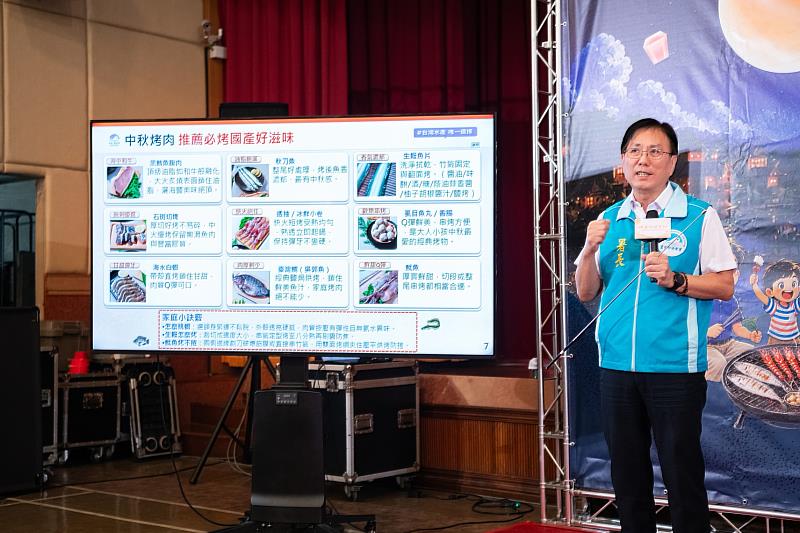 漁業署王茂城署長燒烤小教室。