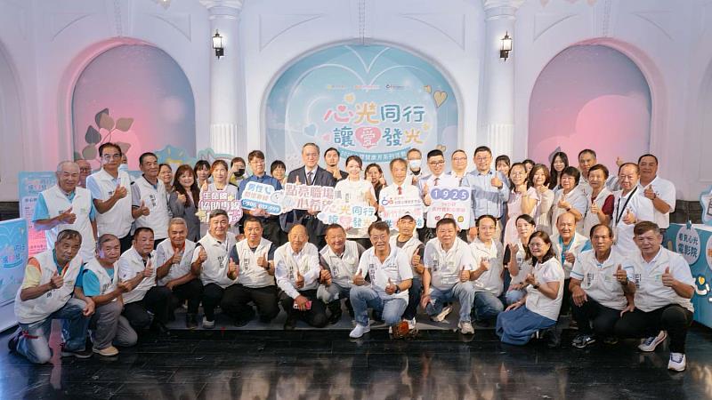 與會長官與貴賓大合照。