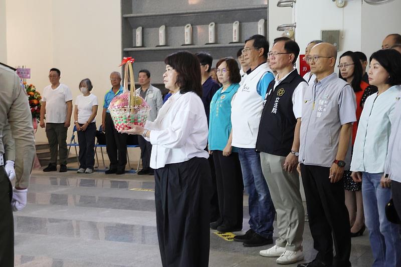 嘉市秋祭追思英烈,黃敏惠市長緬懷忠義精神。