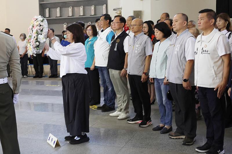 嘉市秋祭追思英烈,黃敏惠市長緬懷忠義精神。