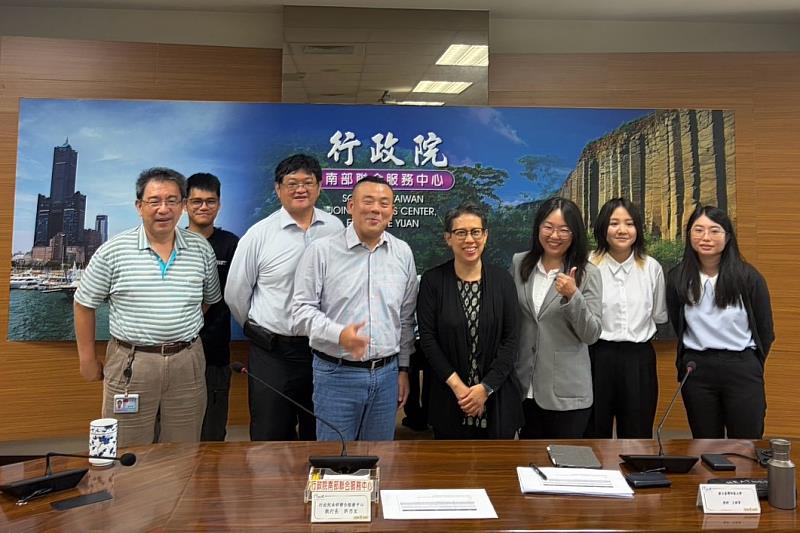 臺師大團隊於行政院南部辦公室舉行「南部地區長者使用AI與全國分析發表會」。