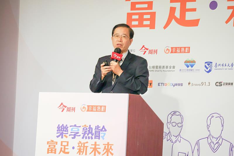 宋校長指出,面對全球高齡化趨勢,國外研究調查發現隨時使用、較少人情壓力且操作門檻低的AI工具,在近兩年使用情境以心理支持的療癒陪伴為最大宗。