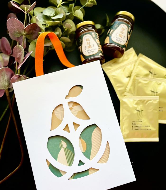北分署推薦多元培力團體中秋好禮-宜蘭縣冬山鄉中山社區發展協會柚好吃柚好喝禮盒。