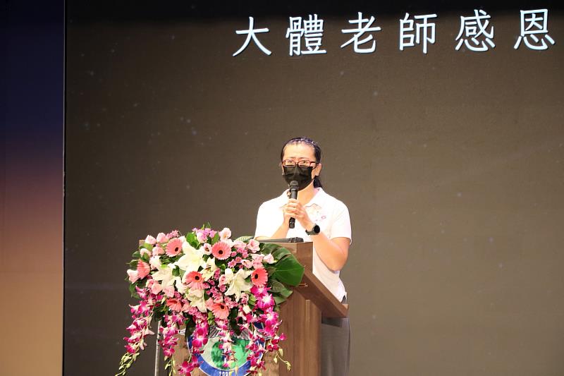 大體老師的家屬代表致詞勉勵醫學生，傳遞對未來的期許與祝福。