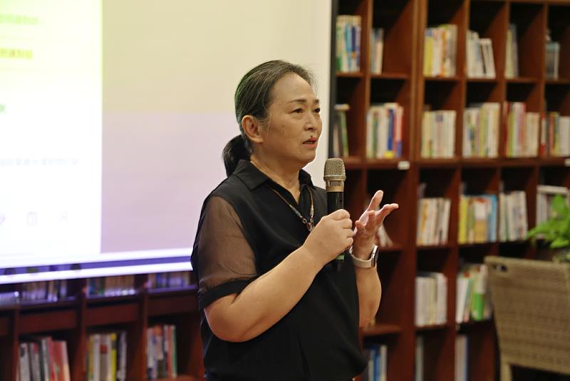 擁有16年乳癌治療經驗的慈馨聯誼會長高秀雲分享,對照16年的治療經驗,從護理阿難得到的資訊,明顯讓人更安心信服。