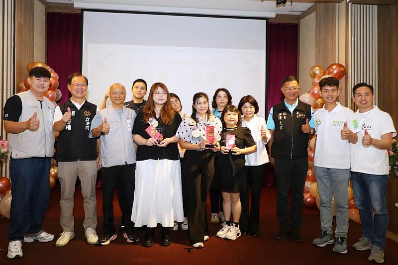 「嘉愛之星獎」得獎者合影。