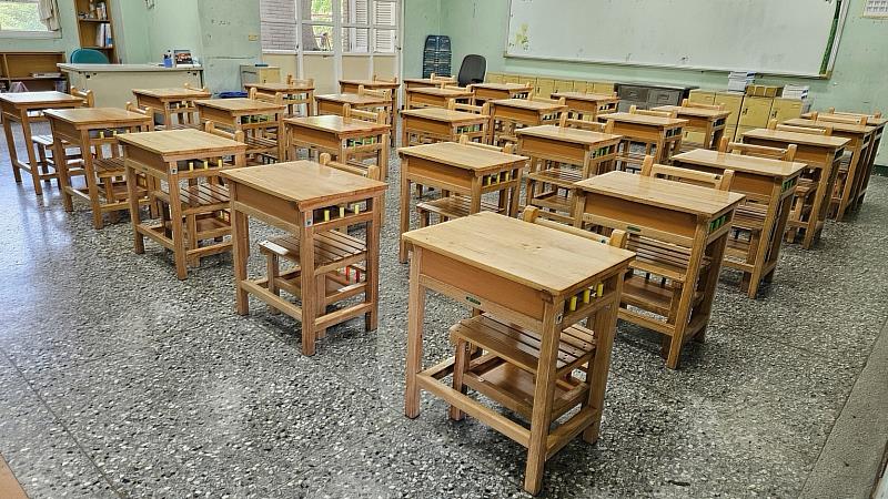 國產材課桌椅融入校園學習環境,兼顧學生使用需求與永續教育理念。